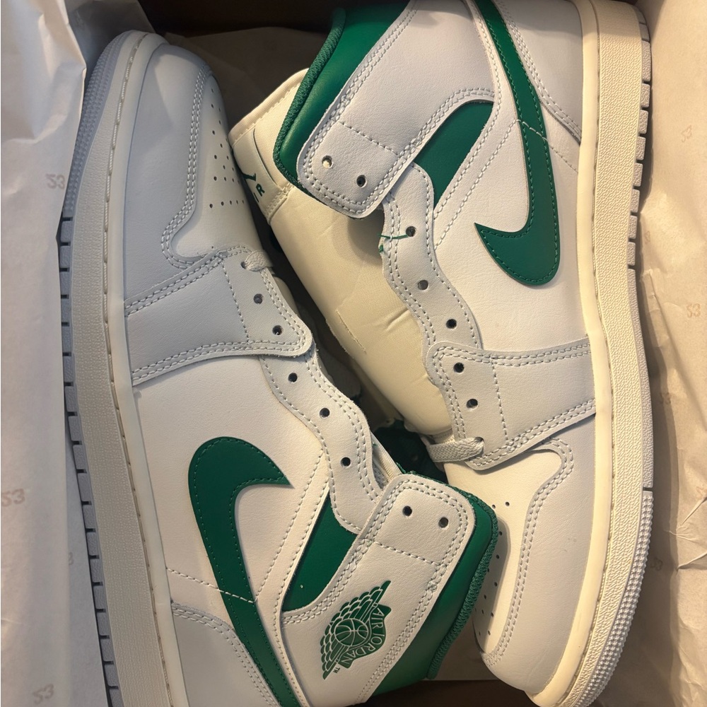 Jordan Air 1 Mid in Summit White and Pine Green